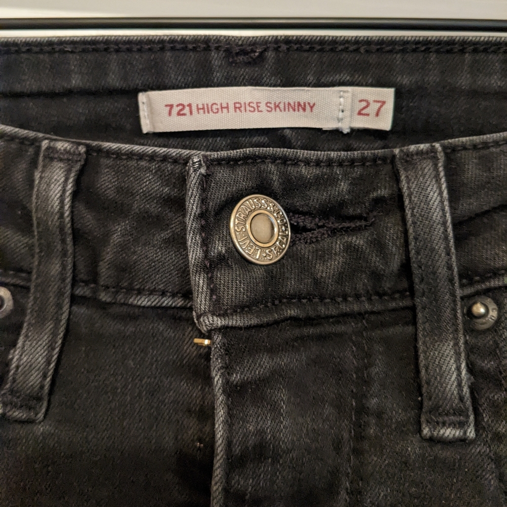 Levi's 721 High Rise Skinny Jeans Black Denim Women's Size 27 - Picture 3 of 4